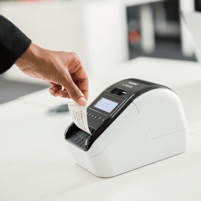 Impresora de Etiquetas Térmica Brother QL-820NWB, Conexión WiFi, Bluetooth, USB y Red (Ethernet)